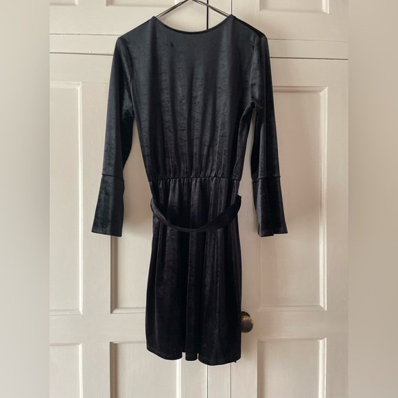 H&M Black Velvet Wrap dress - Picture 10 of 10
